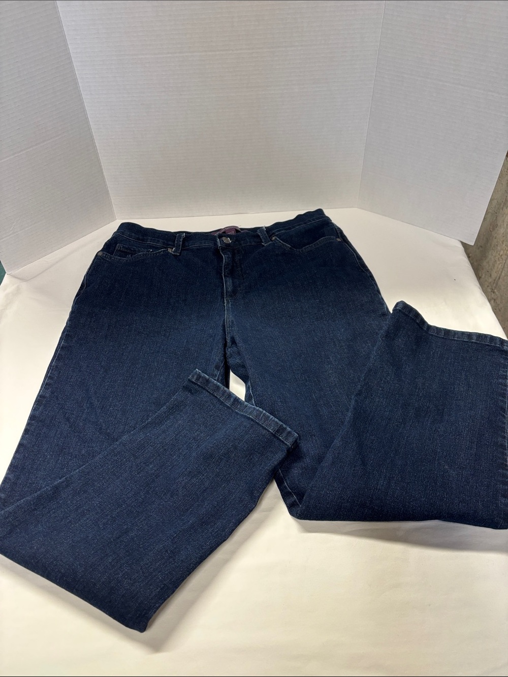 Gloria Vanderbilt Amanda Deep Blue Straight-Leg Jeans